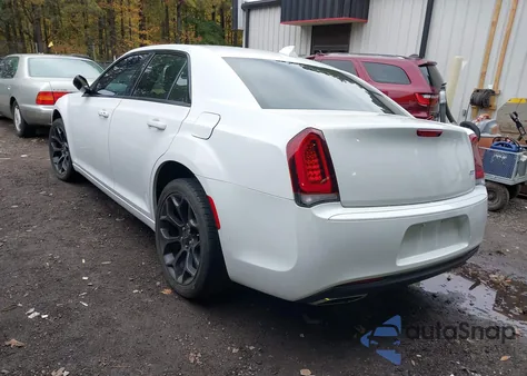 2019 Chrysler 300 Touring z USA, uszkodzony, nr VIN 2C3CCAAG2KH610300